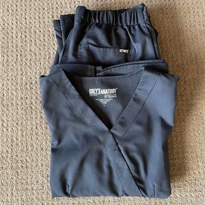 Grey’s Anatomy Women’s Uniform Scrubs sized Large/MediumP Set